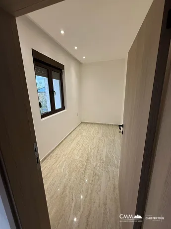 Tivat'ta yenilenmiş daire, 78 m²