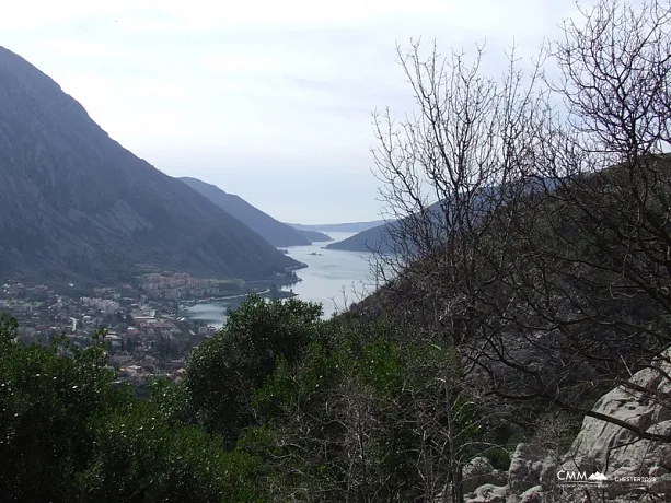 Kotor Rivierası'ndaki arsa