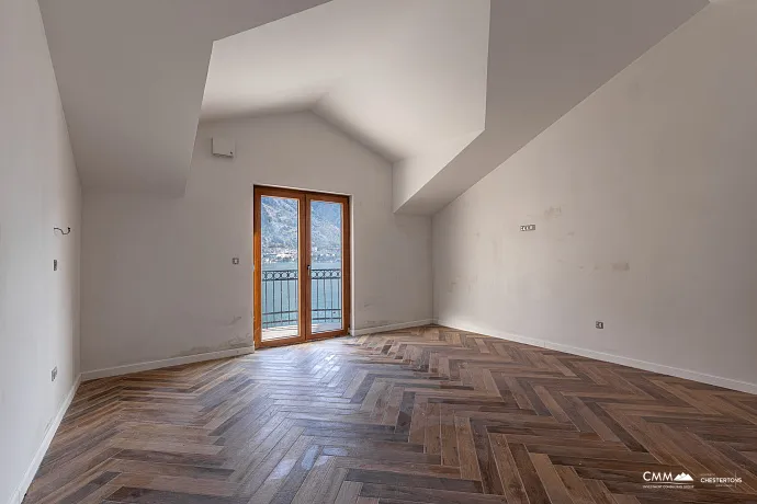 Lüks bir üç katlı villa — Kotor