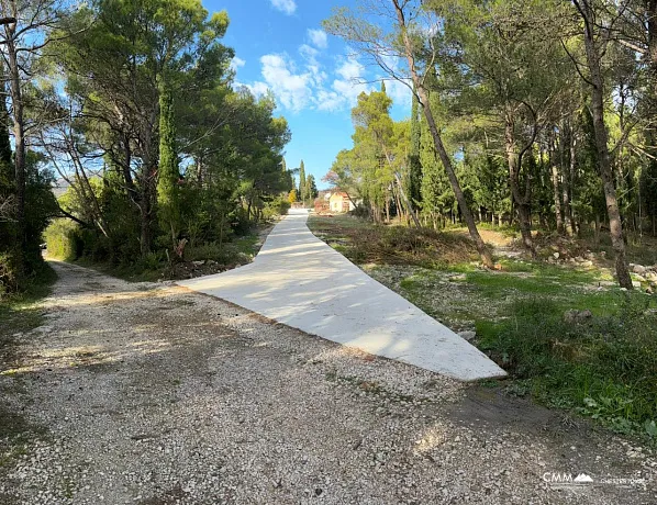 Mojdež, Herceg Novi'de doğa ile çevrili muhteşem arsa