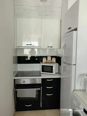 İlk satırda Budva'da tek yatak odalı daire