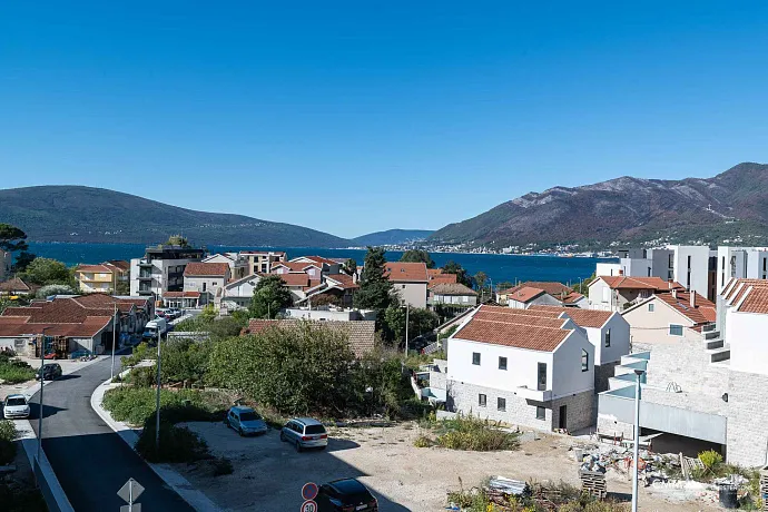 Donja Lastva'da apartman kompleksi