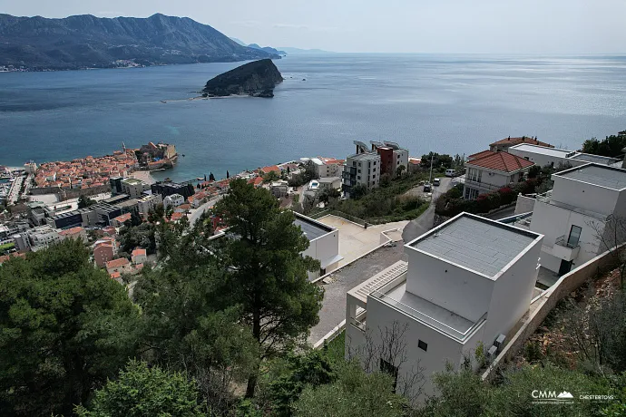 Panoramik Deniz Manzaralı ve Yeni İnşa Edilmiş Lüks Villa – Budva