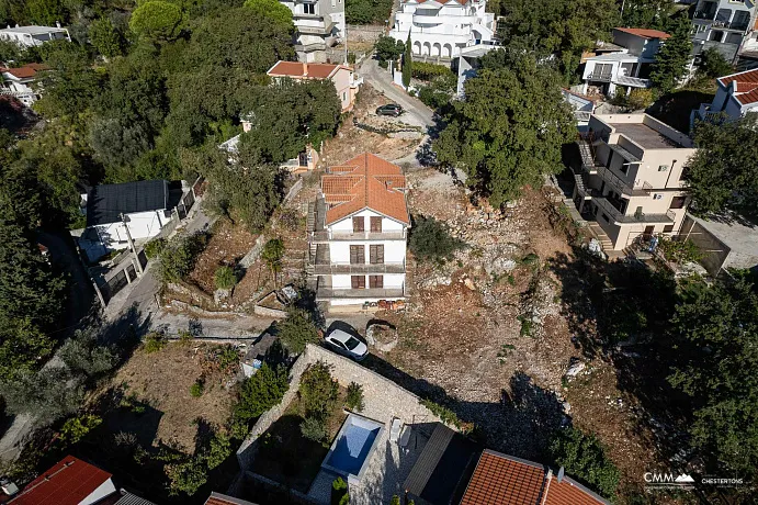 Ratac, Bar’da 1.600 m² arsalı ev — yaklaşık 350 m²