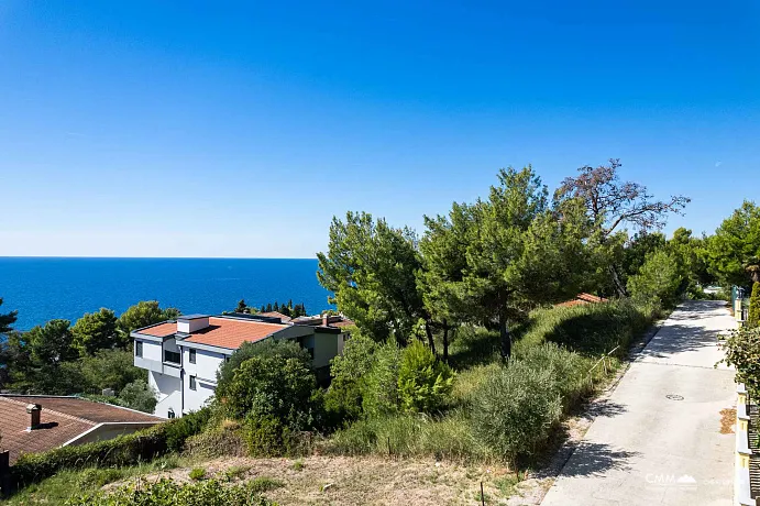 Šušanj’da deniz manzaralı arsa, plaja 150 m — 950 m²