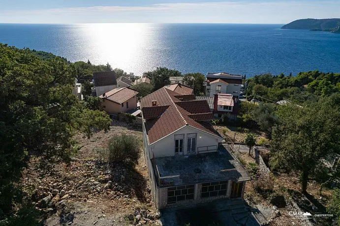 Ratac, Bar’da 1.600 m² arsalı ev — yaklaşık 350 m²