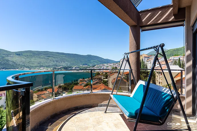 Herceg Novi'nin merkezinde mükemmel villa