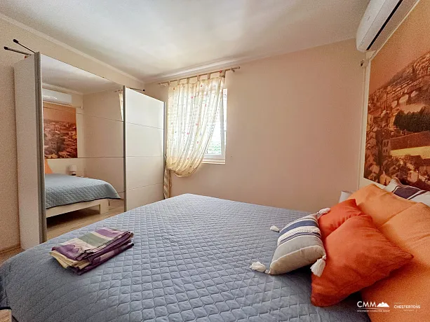 Lustica Bay yakınında havuz ve spa bulunan mini otel