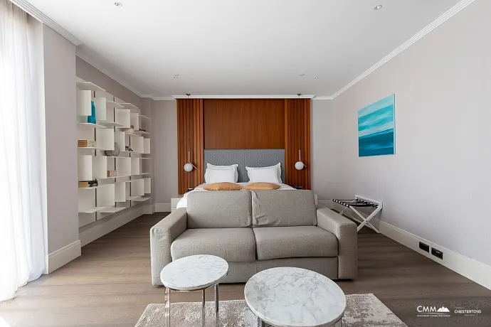 Radovići’de Deniz Manzaralı 44 m² Lüks Daire