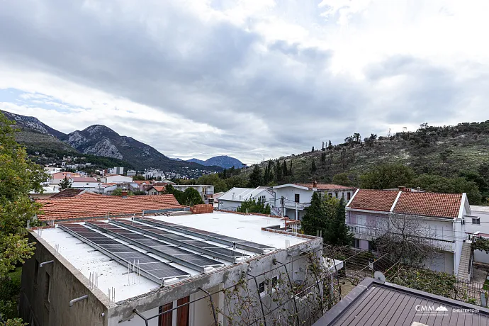 Sutomore'da birinci sınıf bir konumda tek yatak odalı daire