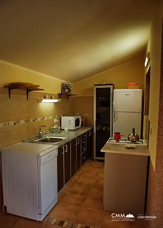 Krimovice'de yüzme havuzları ve geniş bir arsa ile iki Villa