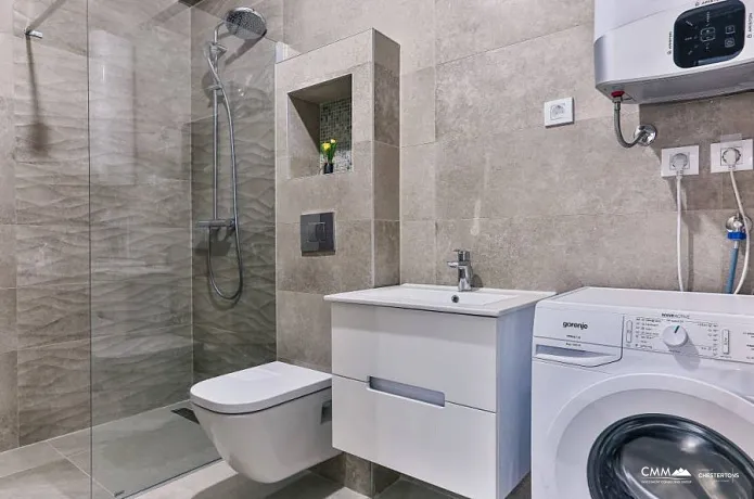 Bečići'de üç odalı daire, 86m²