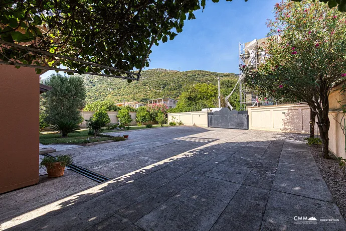 Budva’ya Yakın Turizm ve Gastronomi Kompleksi – Lastva Grbaljska