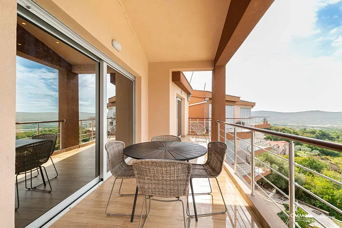 Muhteşem deniz manzaralı lüks penthouse