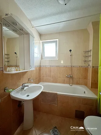 Lustica Bay yakınında havuz ve spa bulunan mini otel