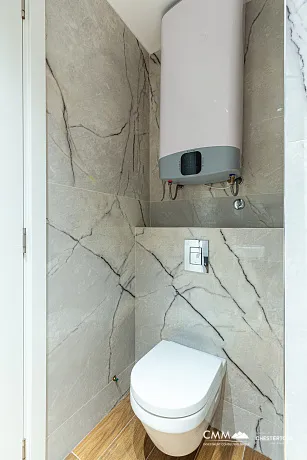 Becici'de denize yakın yeni binada çatı katı