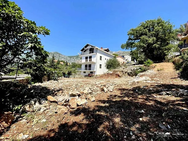 Ratac, Bar’da 1.600 m² arsalı ev — yaklaşık 350 m²