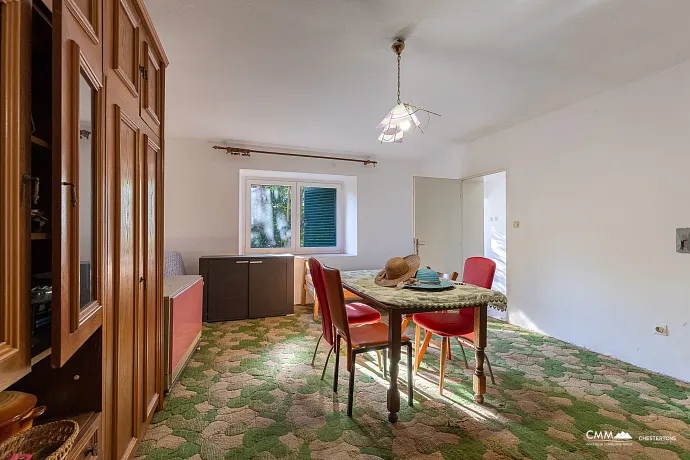 Satılık – Boka Kotorska Körfezi Manzaralı Otantik Taş Ev