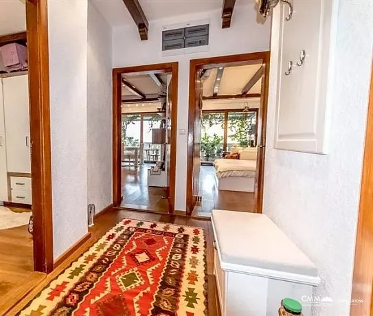 Herceg Novi'de denize yakın iki yatak odalı daire