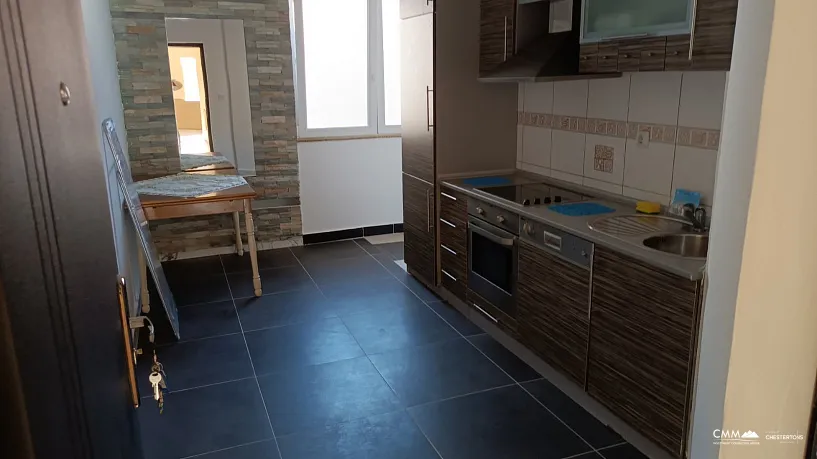 Markovichi'de deniz manzaralı iki yatak odalı stüdyo ve daireler