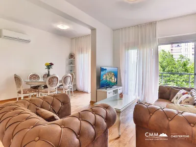 Deniz manzaralı lüks iki yatak odalı daire