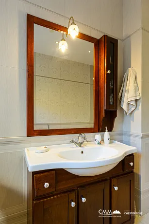 Panoramik deniz manzaralı lüks bir villada zarafet ve huzur.