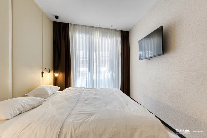 Bečići’de lüks şekilde döşenmiş daire satışa sunulmuştur. Bu fırsat gerçekten kaçırılmamalıdır.