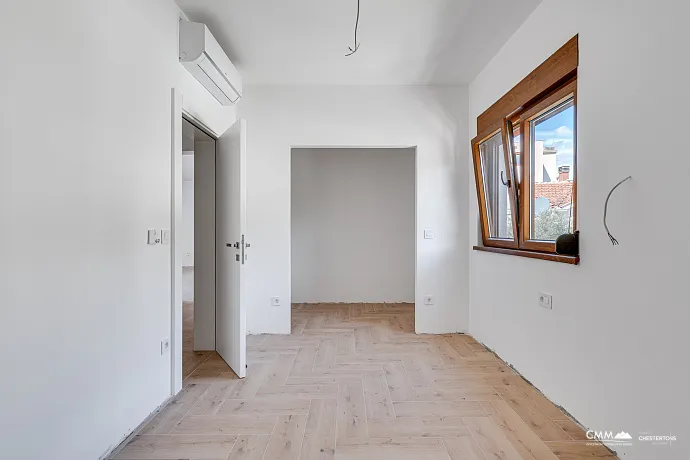 Tivat'ta yeni bir komplekste daireler