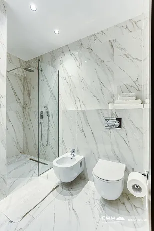 Bečići’de lüks şekilde döşenmiş daire satışa sunulmuştur. Bu fırsat gerçekten kaçırılmamalıdır.