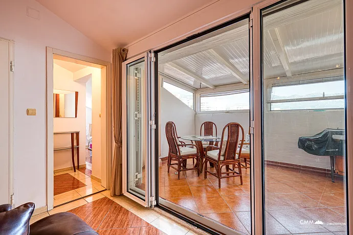 Bečići’de 64m² bir yatak odalı daire