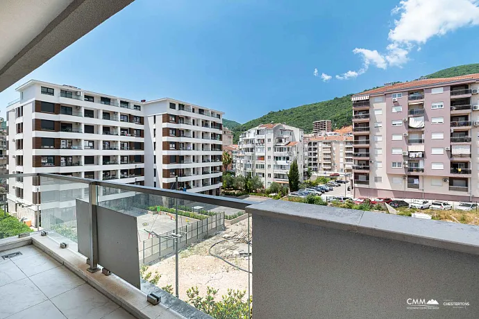 Budva'nın Kalbinde Ferah ve Havadar Daire