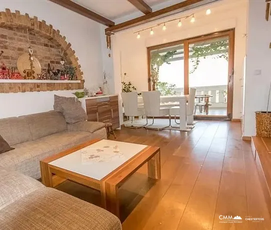 Herceg Novi'de denize yakın iki yatak odalı daire