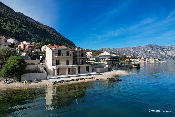 Lüks bir üç katlı villa — Kotor