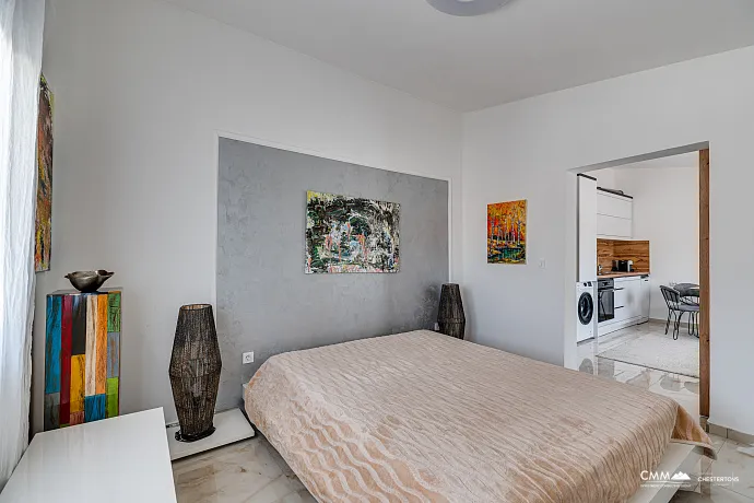 Sutomore'de iki katlı geniş ev