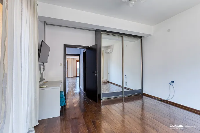 Üç Yatak Odalı ve Teraslı Modern Daire