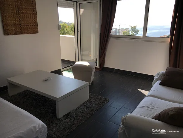 Petrovac'ta Akdeniz Manzaralı Dubleks Daire, 104 m²