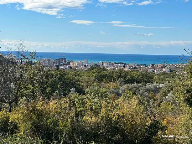 Bar'da deniz manzaralı satılık arsa