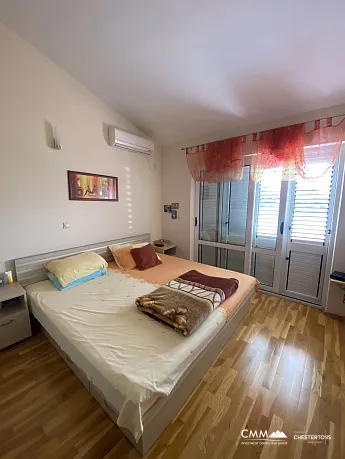Ulcinj'de denize sadece 50 metre uzaklıkta ev