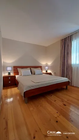 Kotor Körfezi manzaralı ev