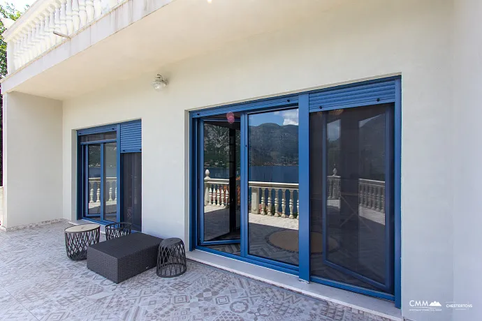 Kotor Körfezi manzaralı havuzlu muhteşem villa