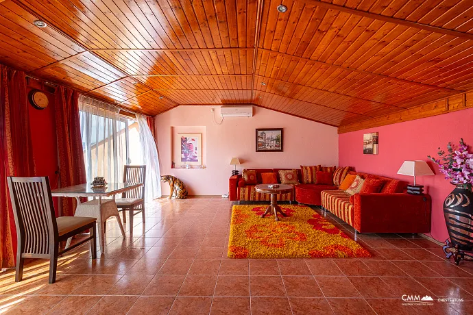 Kumbor'da denize 200 metre mesafede ev