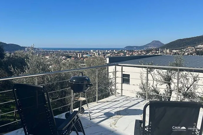 Bar'da Muhteşem Deniz Manzaralı Modern Villa