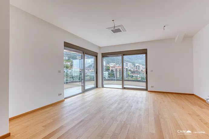 Deniz yakınında Bečići’de bulunan kompleks