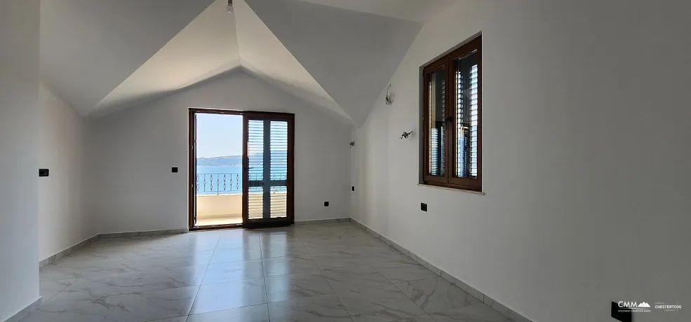Panoramik deniz manzaralı geniş ve aydınlık daireler