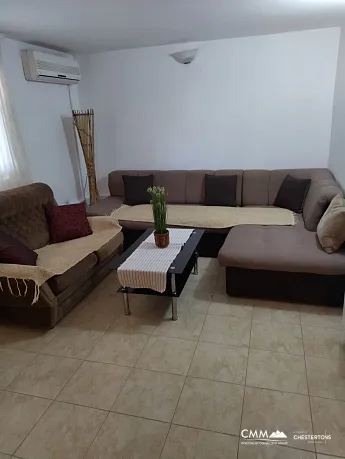 Tivat'taki Üç Yönlendirici Geniş Ev