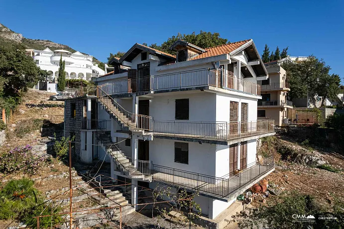 Ratac, Bar’da 1.600 m² arsalı ev — yaklaşık 350 m²