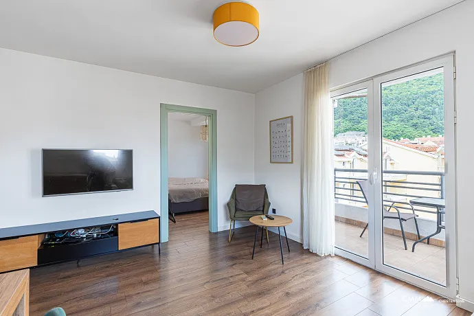 Şehir Ortamında Modern Bir Odalı Daire – Konforlu Yaşam İçin Mükemmel