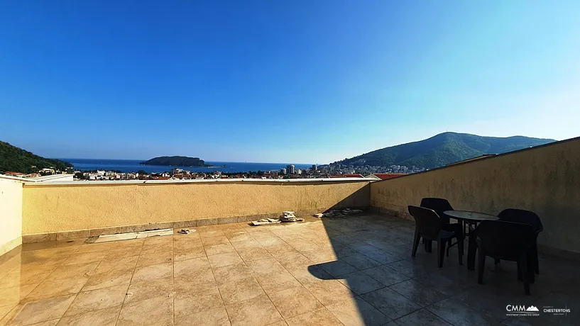 Panoramik Budva ve deniz manzaralı dubleks daire