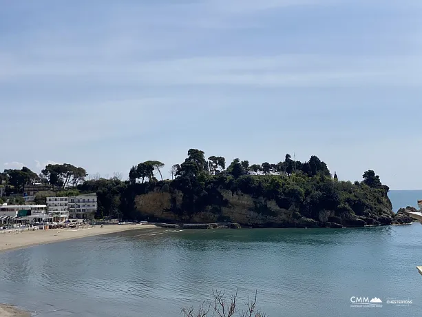 Ulcinj'de denize sadece 50 metre uzaklıkta ev