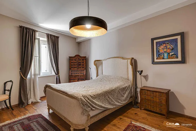 Budva'nın eski kentinin kalbinde büyüleyici dubleks daire